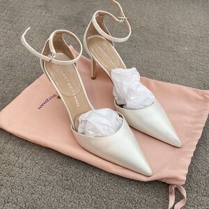 Stuart Weitzman 85mm leather pumps | Perfect for bride and wedding
